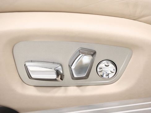 Used 2015 Rolls-Royce Wraith RWD image 19
