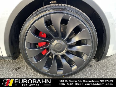 Used 2022 Tesla Model Y Performance image 33