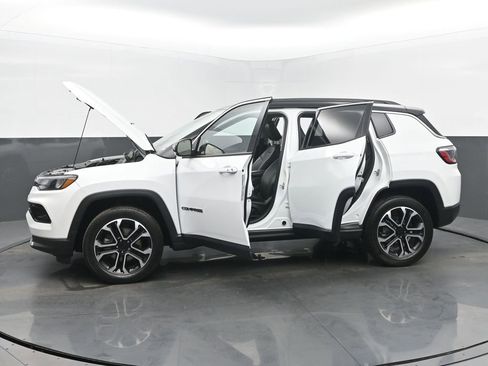 Used 2022 Jeep Compass Limited w/ Sun and Sound Group image 55