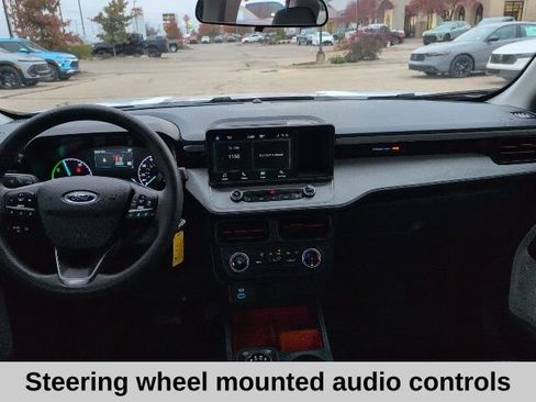 Used 2023 Ford Maverick XLT image 4