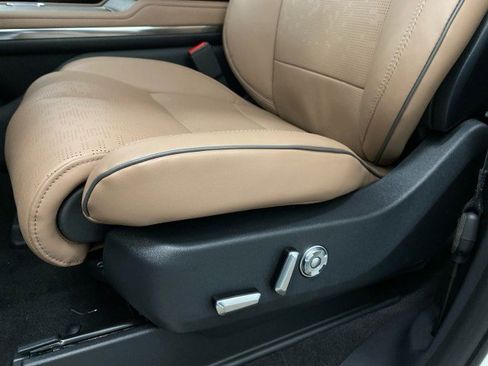 New 2025 Lincoln Navigator L Black Label image 22