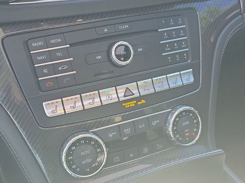 Used 2018 Mercedes-Benz SL 63 AMG image 31