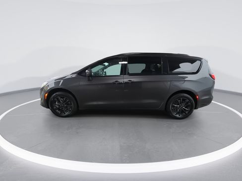 Certified 2020 Chrysler Pacifica Touring-L w/ Advanced Safetytec Group AWD/4WD image 9