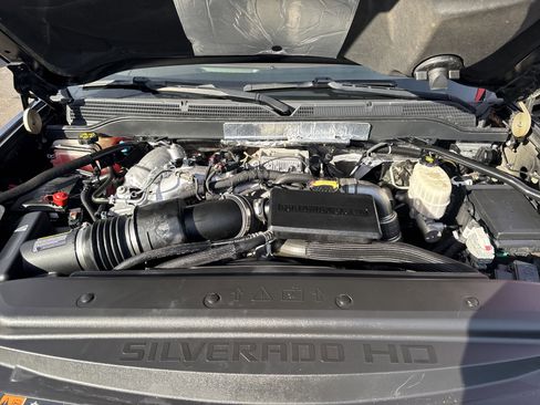 Used 2018 Chevrolet Silverado 2500 High Country w/ Duramax Plus Package image 10