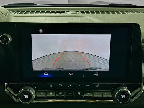 Used 2023 Chevrolet Colorado LT w/ LT Convenience Package II image 22