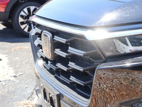 Used 2025 Honda CR-V LX image 2