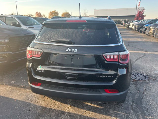 Used 2018 Jeep Compass Limited AWD/4WD image 3