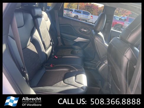 Used 2022 Jeep Cherokee Latitude w/ Sun & Sound Group image 18