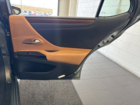 New 2025 Lexus ES 350 w/ Premium Package image 48