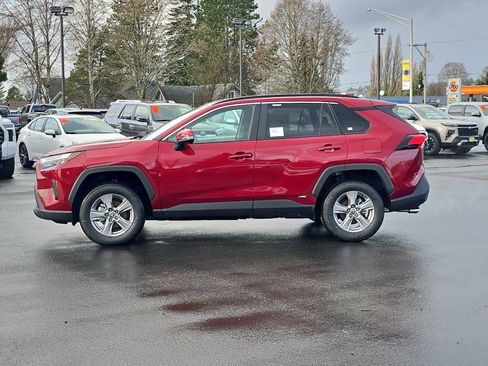 New 2025 Toyota RAV4 XLE image 6