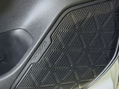 Used 2021 Toyota RAV4 Limited image 23