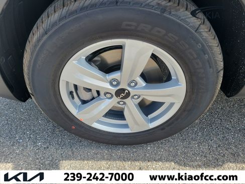 New 2026 Kia Sorento LX FWD image 4
