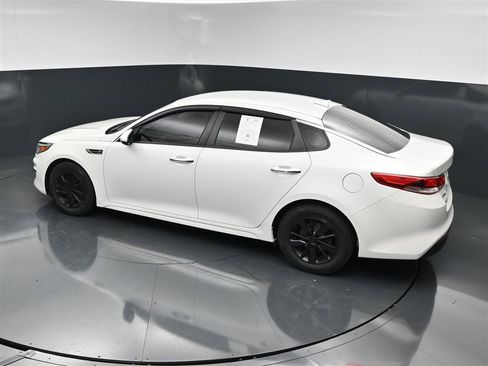 Used 2018 Kia Optima LX FWD image 26
