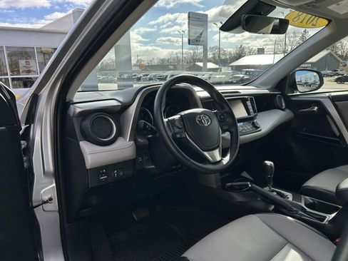 Used 2018 Toyota RAV4 Limited image 28