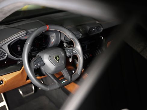 Used 2023 Lamborghini Urus S image 46