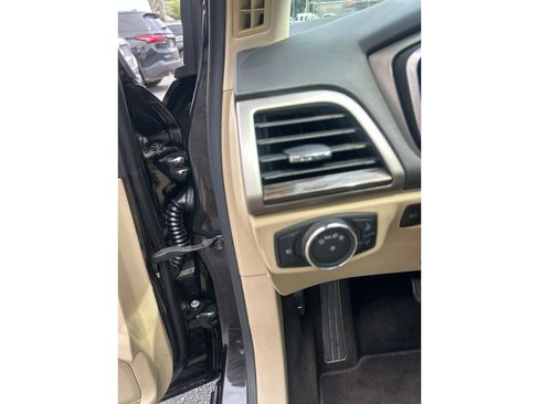 Used 2014 Ford Fusion SE w/ Equipment Group 202A FWD image 17