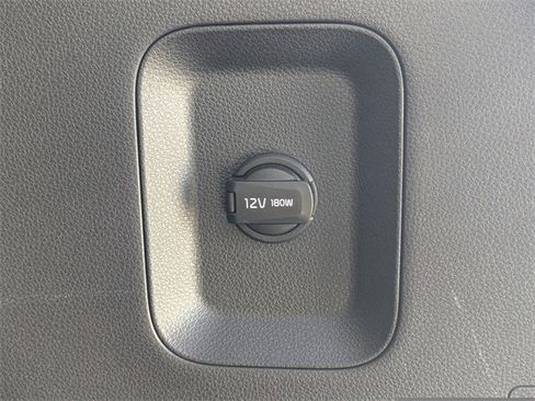 Certified 2023 Kia Carnival LX image 14