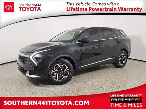 Used 2024 Kia Sportage LX image 1