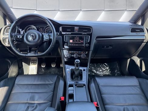 Used 2016 Volkswagen Golf 4-Door image 12