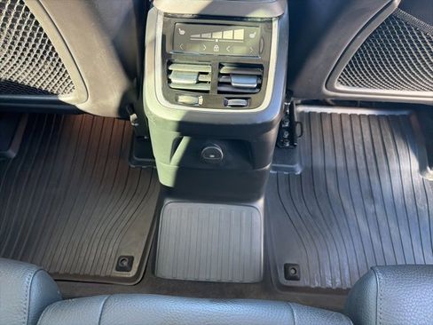Used 2025 Volvo XC90 T8 Plus w/ Protection Package Premier image 18