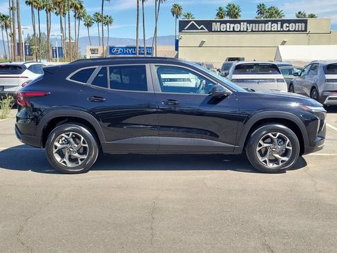 Used 2024 Chevrolet Trax LT FWD image 32