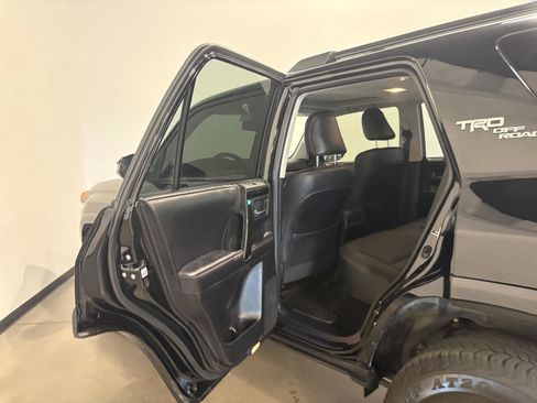 Used 2024 Toyota 4Runner TRD Off-Road Premium w/ Moonroof Package AWD/4WD image 29