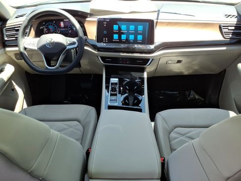 New 2026 Volkswagen Atlas SE FWD image 17