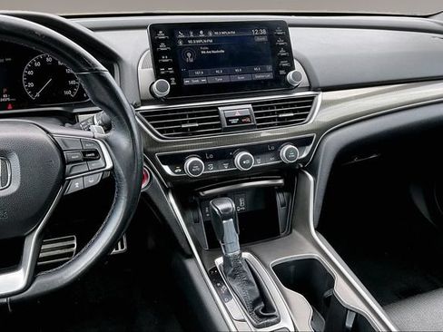 Used 2018 Honda Accord Sport image 9