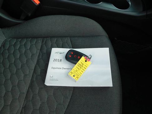 Used 2018 Chevrolet Equinox LT w/ Sun & Infotainment Package image 21