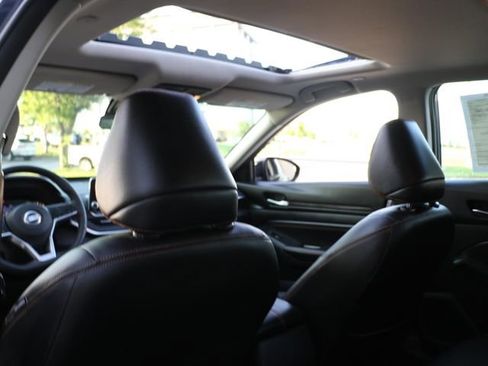 Used 2022 Nissan Altima 2.0 SR FWD image 16