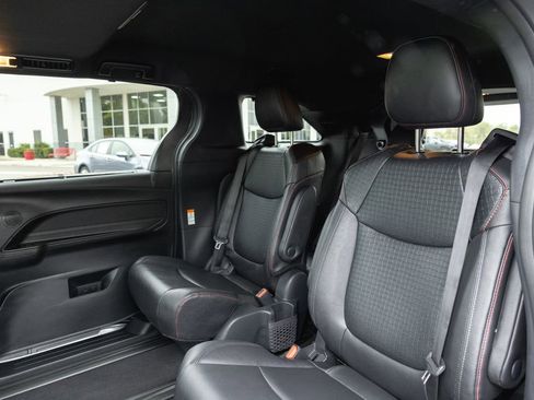 Certified 2026 Toyota Sienna XSE AWD/4WD image 27