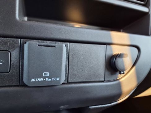 Used 2025 Chevrolet Express 3500 LT w/ LT Preferred Equipment Group image 7