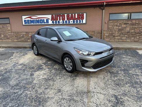 Used 2022 Kia Rio S image 2