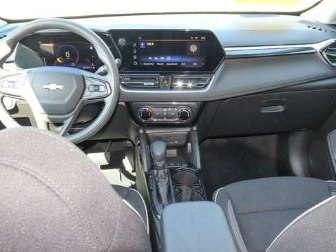 Used 2025 Chevrolet TrailBlazer LT AWD/4WD image 10