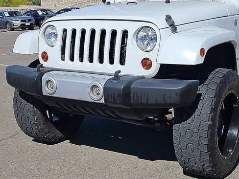 Used 2013 Jeep Wrangler Unlimited Sahara w/ Dual Top Group AWD/4WD image 7