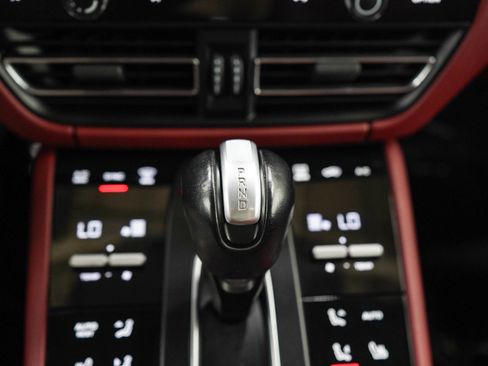Used 2023 Porsche Macan S AWD/4WD image 23