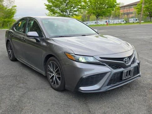 Used 2021 Toyota Camry SE w/ Cold Weather Package AWD/4WD image 3