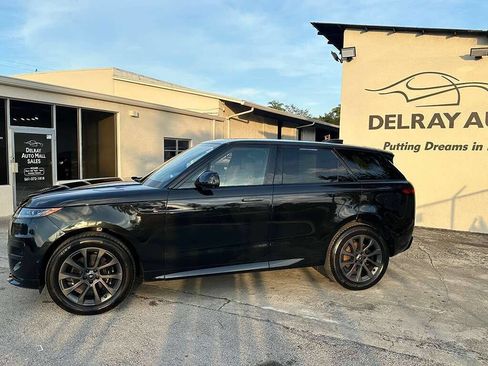 Used 2024 Land Rover Range Rover Sport Dynamic SE image 3