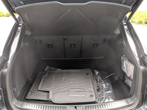 Certified 2026 Porsche Macan AWD/4WD image 25