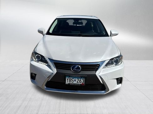 Used 2016 Lexus CT 200h w/ Navigation Package FWD image 2
