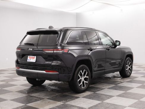 Used 2024 Jeep Grand Cherokee Limited image 13