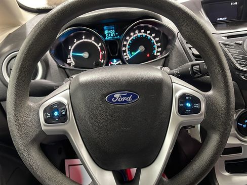 Used 2018 Ford Fiesta SE FWD image 4