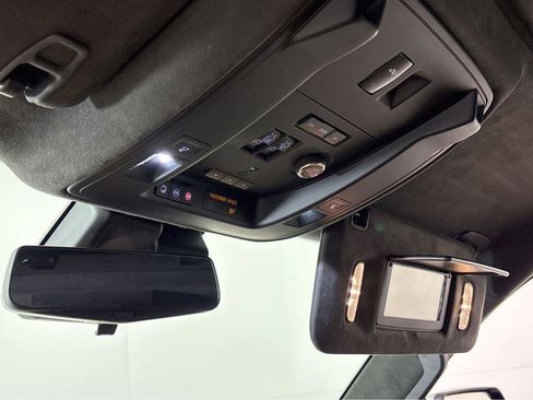 Used 2020 Cadillac Escalade Platinum image 40