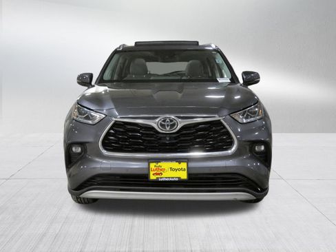Certified 2020 Toyota Highlander Platinum image 2