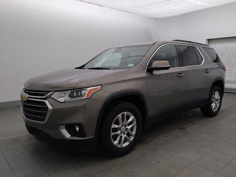 Used 2019 Chevrolet Traverse LT FWD image 2