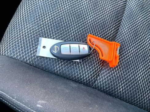 Used 2020 Nissan Rogue Sport SV image 11