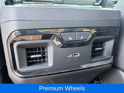 Used 2024 Chevrolet Silverado 2500 ZR2 w/ Technology Package AWD/4WD image 10