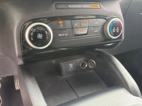 Used 2022 Ford Escape SE image 23