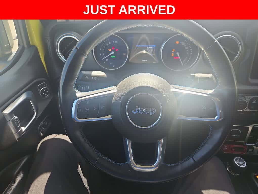 Used 2022 Jeep Wrangler Unlimited Rubicon 4xe w/ Cold Weather Group AWD/4WD image 15