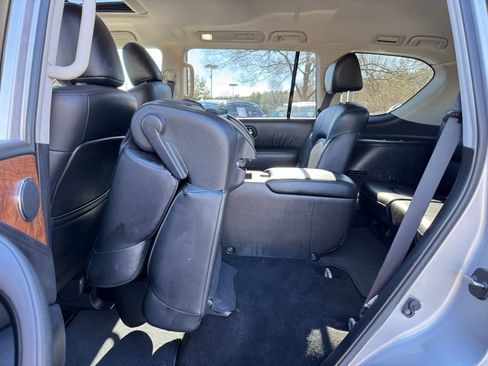 Used 2024 Nissan Armada SL w/ Captain's Chairs Package image 17